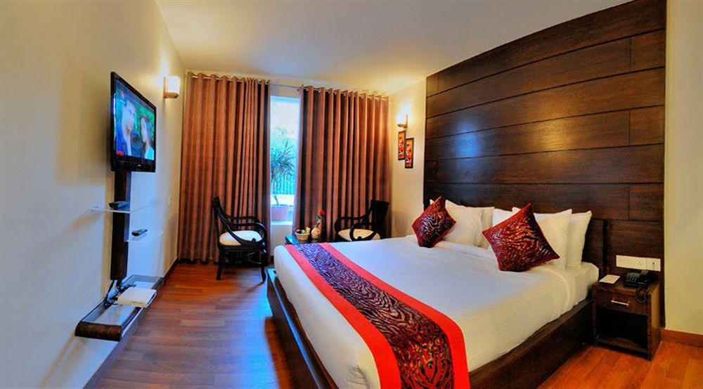 Hotel Atulyaa Taj Агра Экстерьер фото