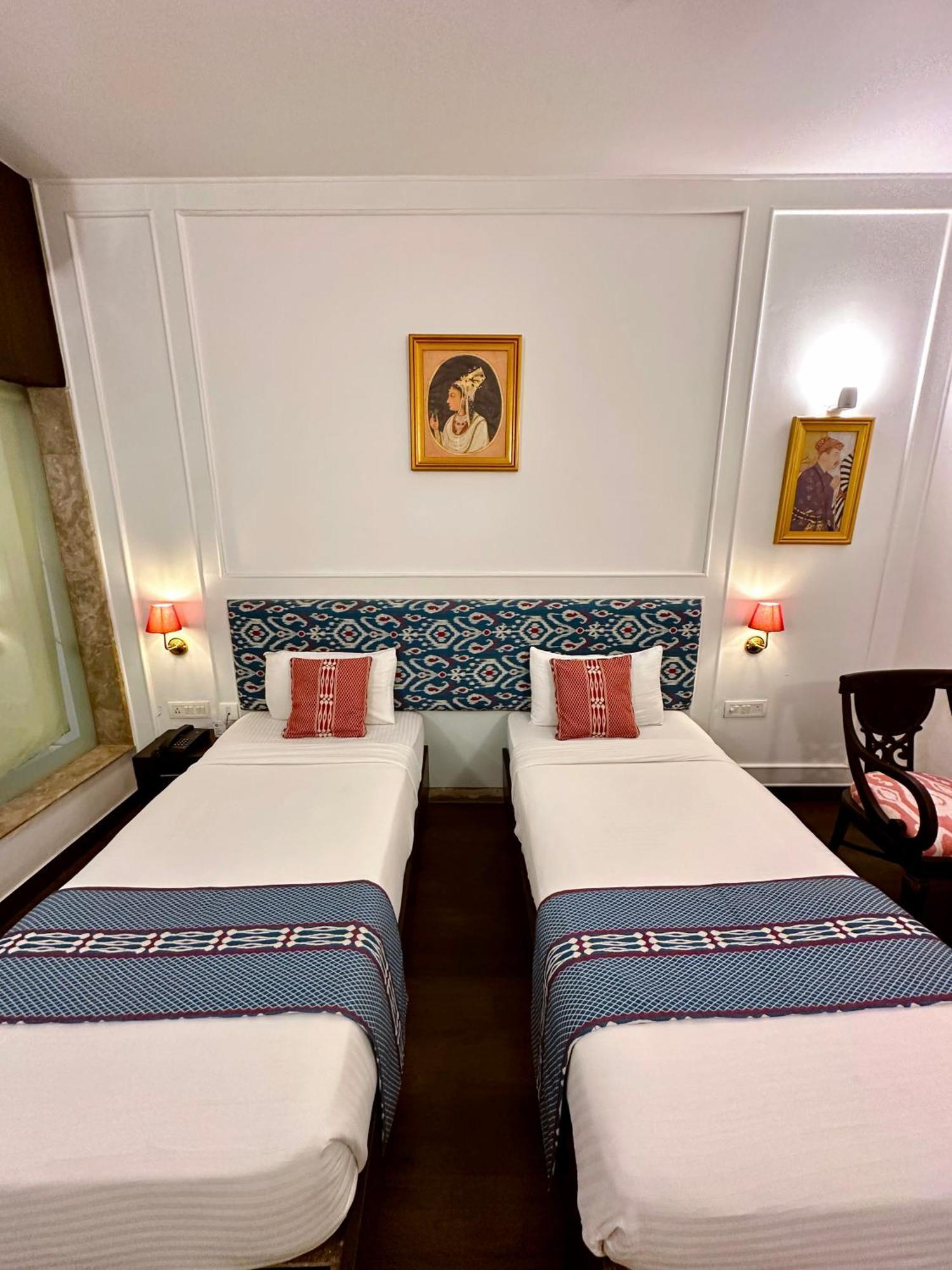 Hotel Atulyaa Taj Агра Экстерьер фото