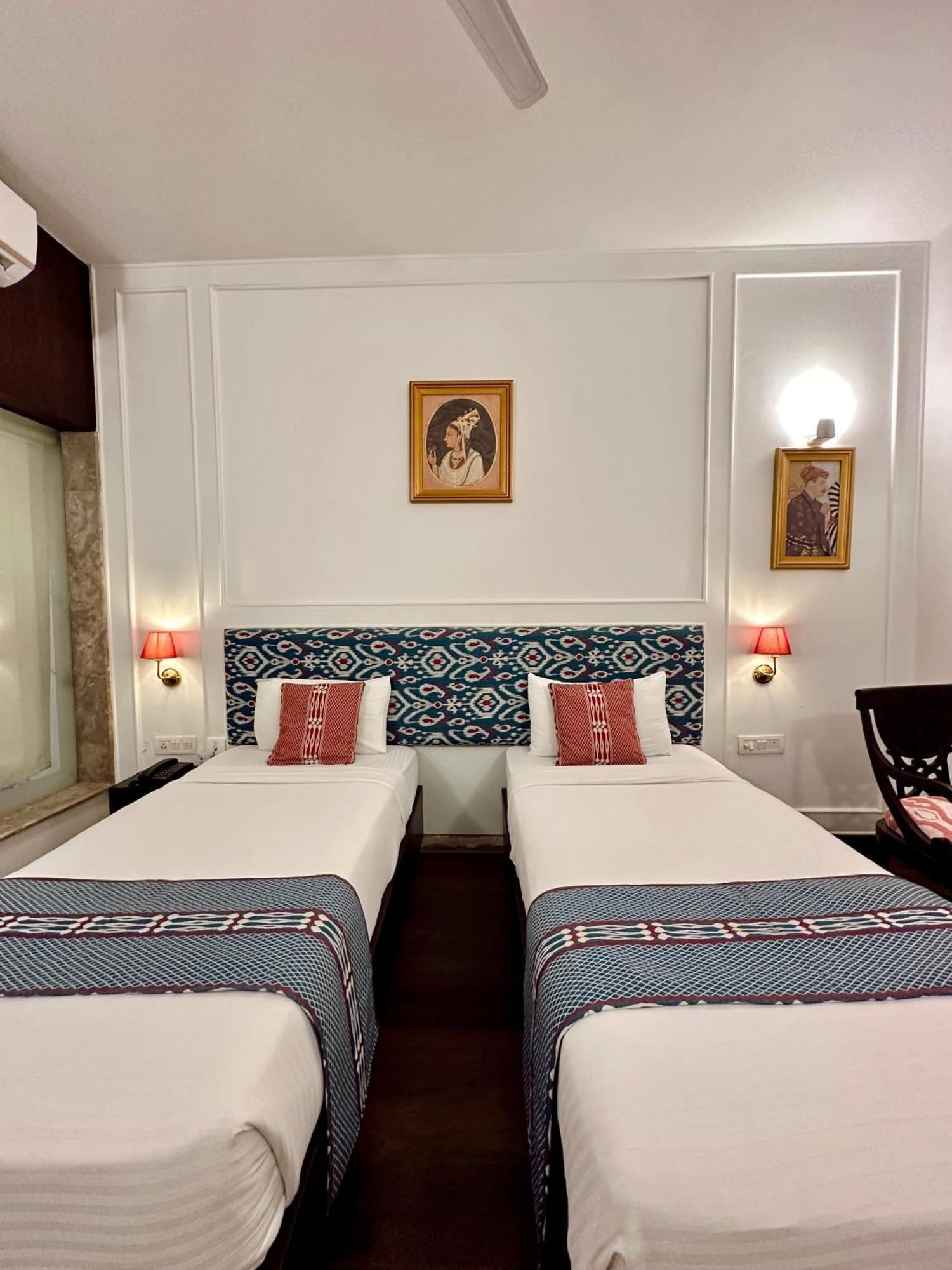 Hotel Atulyaa Taj Агра Экстерьер фото