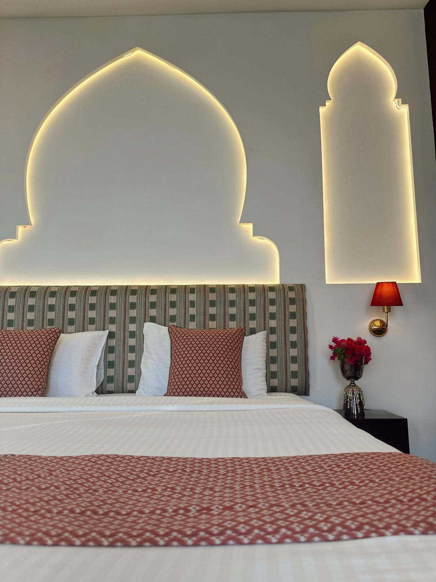 Hotel Atulyaa Taj Агра Экстерьер фото